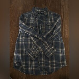 Blue and white plaid flannel shirt #flannel